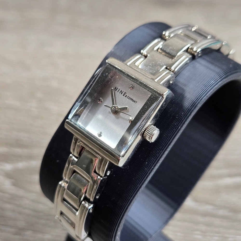 Nine Women's Square Silver Tone Bracelet Watch 9C/5127 Tested & Working